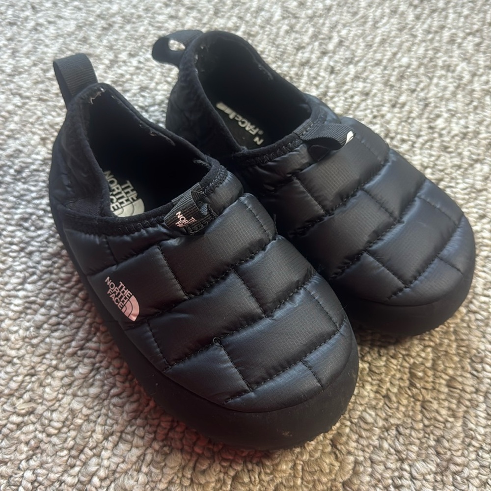 Kids Northface slippers
